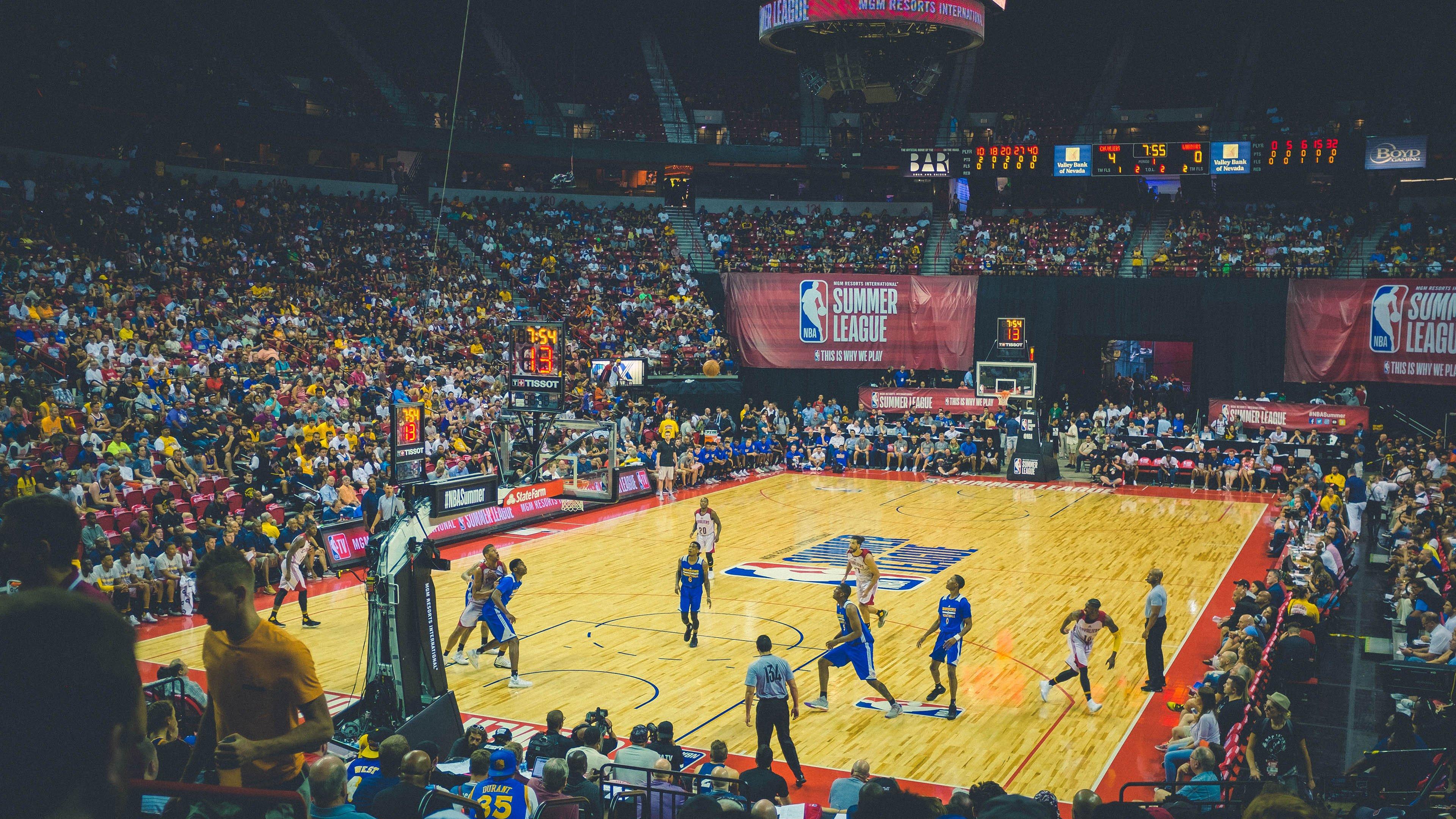 东契奇连续9场得分突破30分,创湖人队史近半世纪第四长纪录