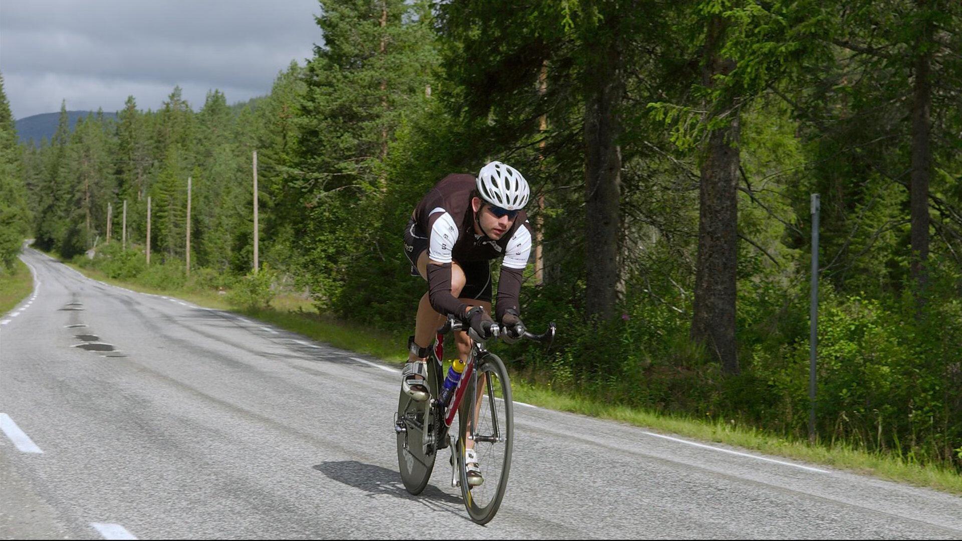 斯皮瓦克地面缠斗碾压阿科斯塔，UFC 316再证重量级新势力崛起